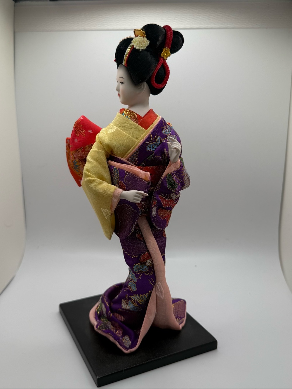 Japanese Geisha Doll with Purple Kimono and Yellow Obi vtg doll - Picture 2 of 5